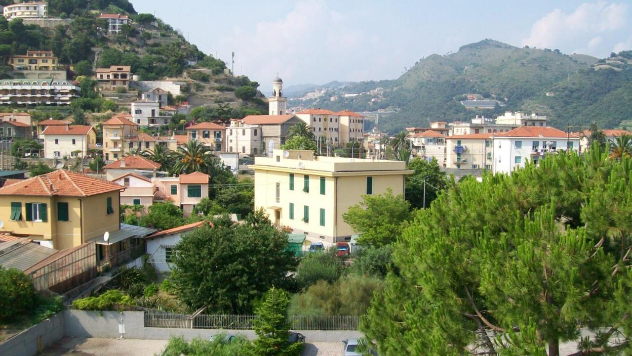 Appartamento Riviera Trilocale Wifi E Parcheggio Privato Ventimiglia Dış mekan fotoğraf