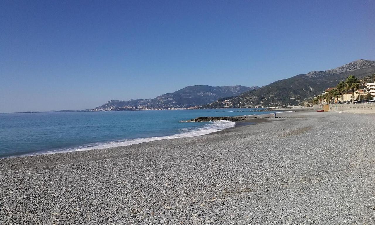 Appartamento Riviera Trilocale Wifi E Parcheggio Privato Ventimiglia Dış mekan fotoğraf